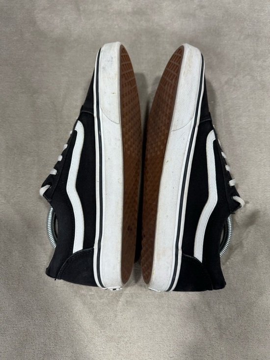 Vans Ward Old Skool Low-Top Sneakers - Picture 8 of 11